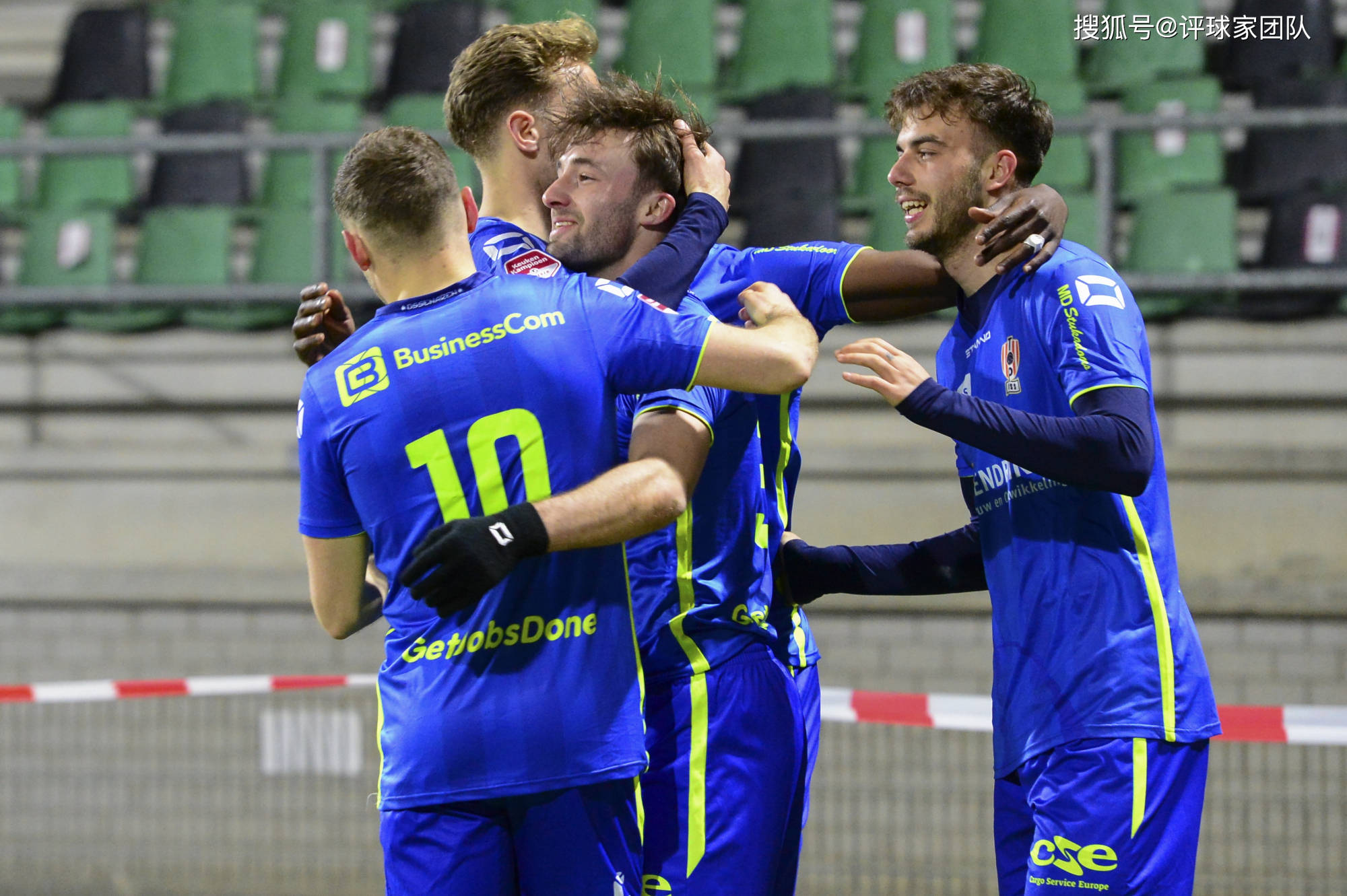 英雄联盟S15赛制-关于国际比赛日斯图加特调整名单以备荷甲；伤情更新环节打磨；悬念犹存；资深球员宣示担当的信息