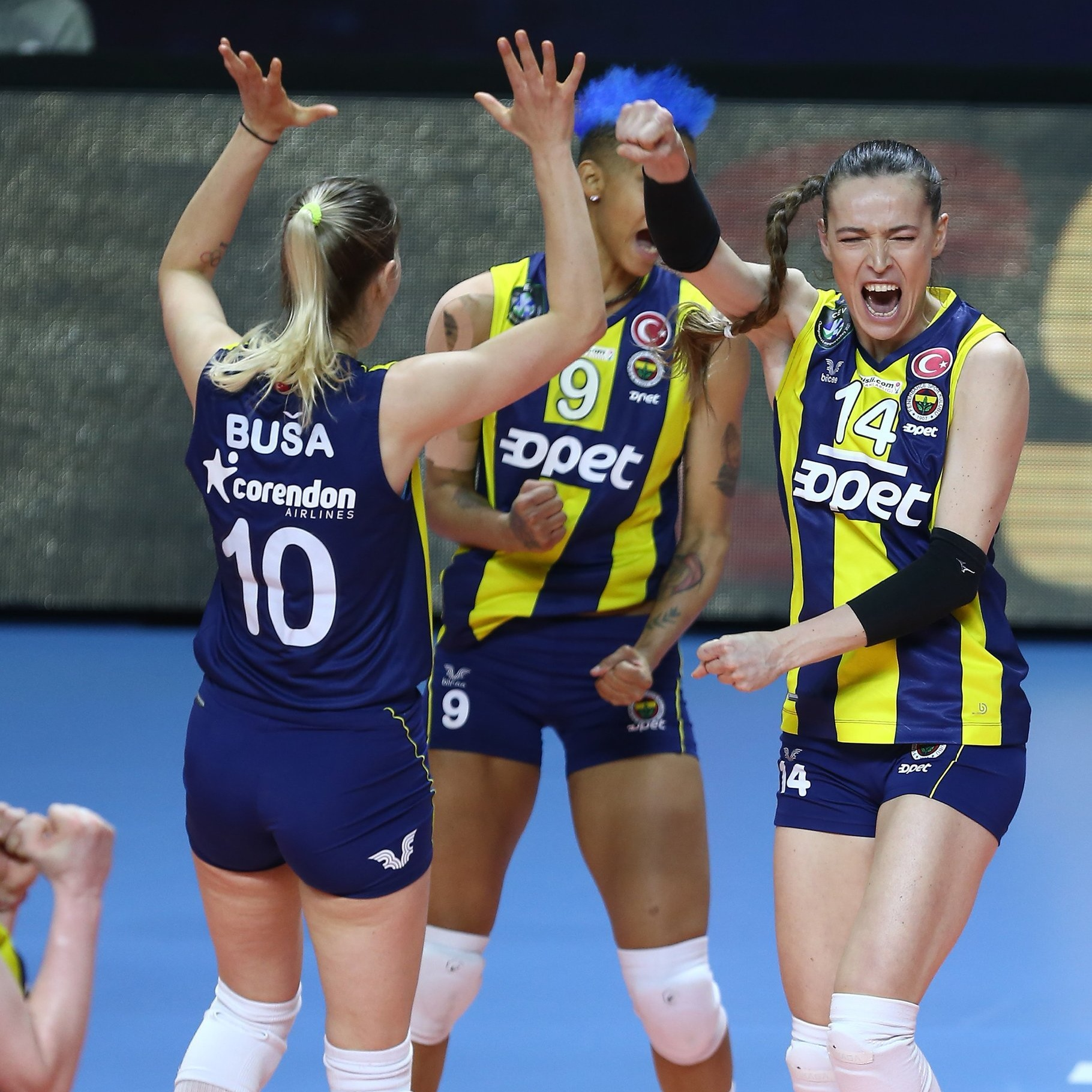 英雄-法兰克福集结日队长鼓劲，志在法国杯名次提升，赛场秩序良好，临场指挥获称赞的简单介绍